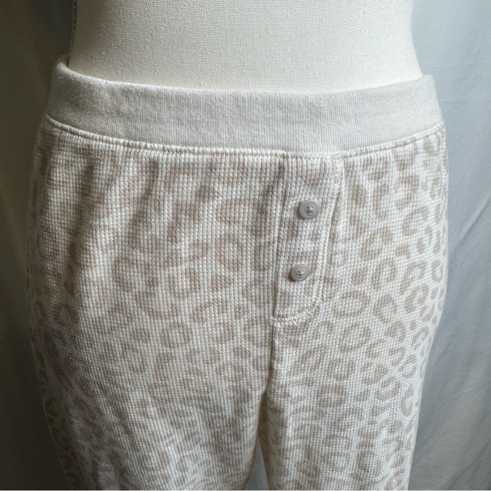 Old Navy Thermal Leggings Snow Leopard Animal Print Pajama Pants L - Picture 4 of 16